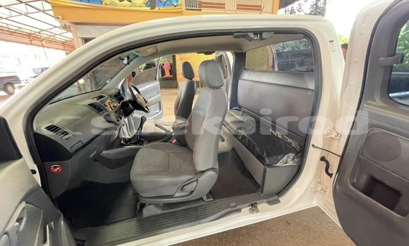 Buy Used Toyota Hiluxe VIGO White Car in Bangkok in Bangkok Buy Used Toyota Hiluxe VIGO White Car in Bangkok in Bangkok