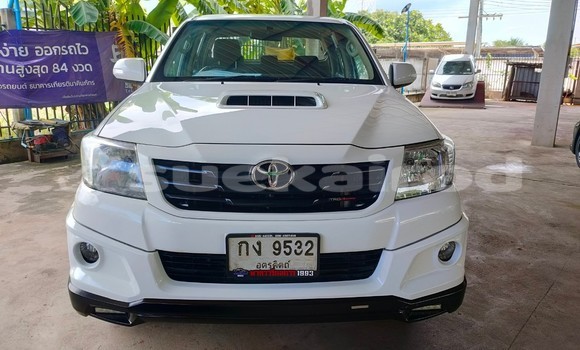 ซื้อ รถมือสอง Toyota Hiluxe VIGO ขาว รถยนต์ ใน %{เมือง} ใน กรุงเทพมหานคร