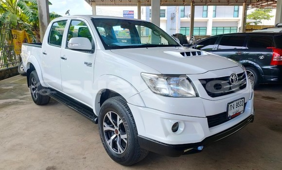 Buy Used Toyota Hiluxe VIGO White Car in Bangkok in Bangkok Buy Used Toyota Hiluxe VIGO White Car in Bangkok in Bangkok