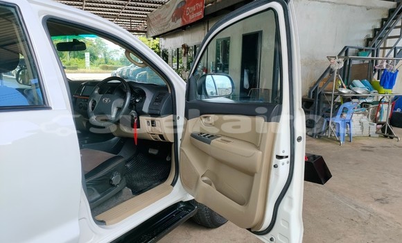 Buy Used Toyota Hiluxe VIGO White Car in Bangkok in Bangkok Buy Used Toyota Hiluxe VIGO White Car in Bangkok in Bangkok