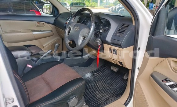 Buy Used Toyota Hiluxe VIGO White Car in Bangkok in Bangkok Buy Used Toyota Hiluxe VIGO White Car in Bangkok in Bangkok