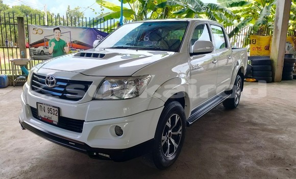 Buy Used Toyota Hiluxe VIGO White Car in Bangkok in Bangkok Buy Used Toyota Hiluxe VIGO White Car in Bangkok in Bangkok