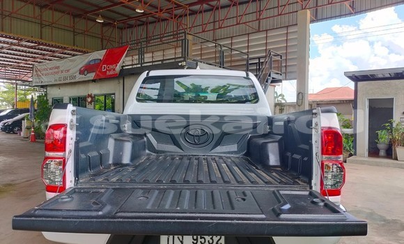 Buy Used Toyota Hiluxe VIGO White Car in Bangkok in Bangkok Buy Used Toyota Hiluxe VIGO White Car in Bangkok in Bangkok