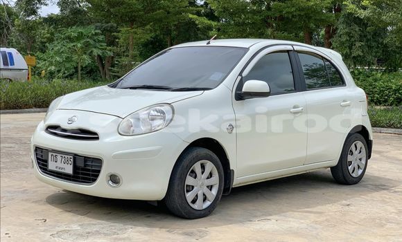 ซื้อ รถมือสอง Nissan March ขาว รถยนต์ ใน %{เมือง} ใน กรุงเทพมหานคร