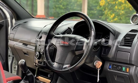 Buy Used Isuzu D-Max White Car in Bangkok in Bangkok Buy Used Isuzu D-Max White Car in Bangkok in Bangkok