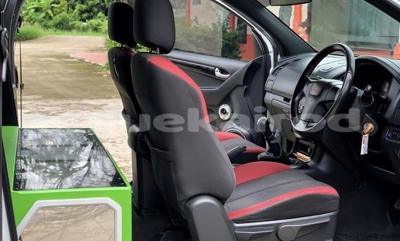 Buy Used Isuzu D-Max White Car in Bangkok in Bangkok Buy Used Isuzu D-Max White Car in Bangkok in Bangkok