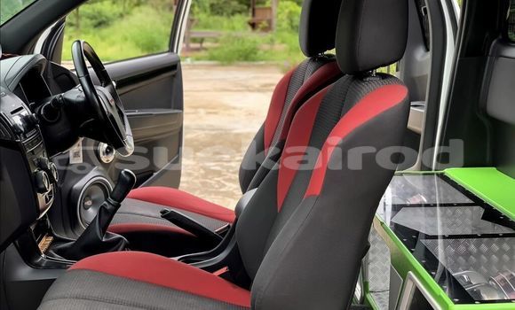 Buy Used Isuzu D-Max White Car in Bangkok in Bangkok Buy Used Isuzu D-Max White Car in Bangkok in Bangkok