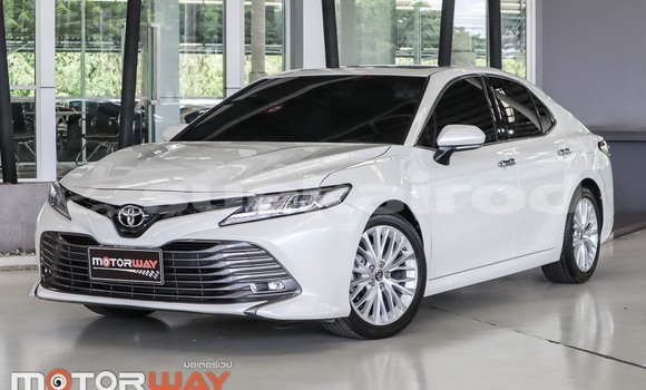 Buy Used Toyota Camry White Car in Bangkok in Bangkok