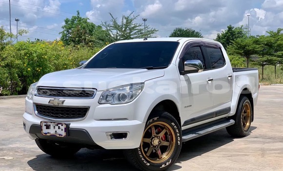 Buy Used Chevrolet Colorado White Car in Bangkok in Bangkok
