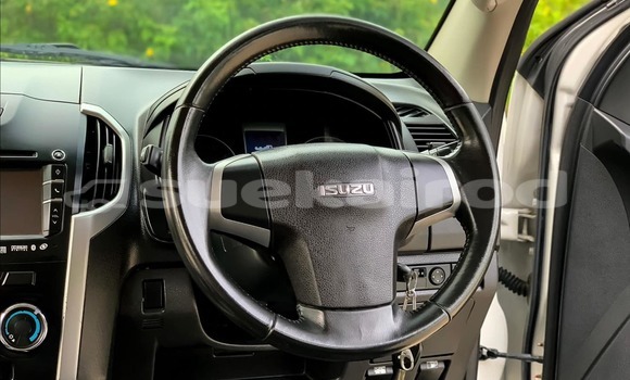 ซื้อ รถมือสอง Isuzu D-Max ขาว รถยนต์ ใน %{เมือง} ใน กรุงเทพมหานคร ซื้อ รถมือสอง Isuzu D-Max ขาว รถยนต์ ใน %{เมือง} ใน กรุงเทพมหานคร