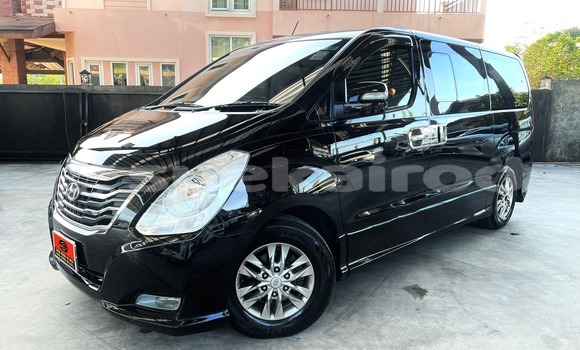Buy Used Hyundai H1 Black Car in Bangkok in Bangkok