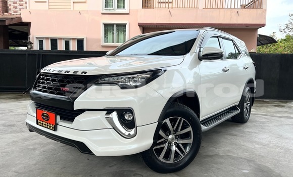ซื้อ รถมือสอง Toyota Fortuner ขาว รถยนต์ ใน %{เมือง} ใน กรุงเทพมหานคร