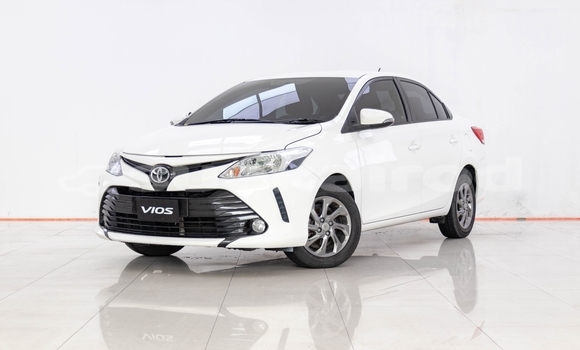 ซื้อ รถมือสอง Toyota Vios ขาว รถยนต์ ใน %{เมือง} ใน กรุงเทพมหานคร