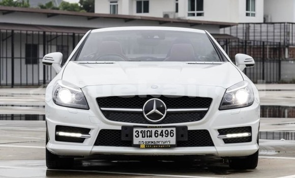 Buy Used Mercedes-Benz SLK-klasse White Car in Bangkok in Bangkok