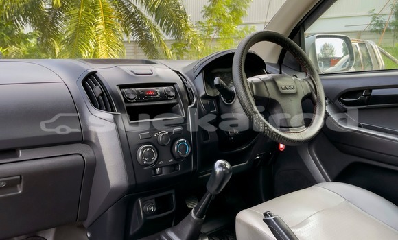 Buy Used Isuzu D–MAX Silver Car in Bangkok in Bangkok Buy Used Isuzu D–MAX Silver Car in Bangkok in Bangkok