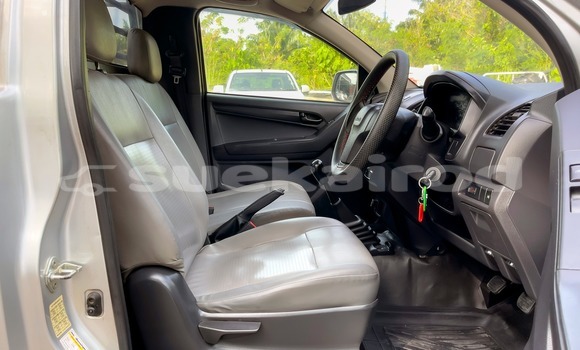 Buy Used Isuzu D–MAX Silver Car in Bangkok in Bangkok Buy Used Isuzu D–MAX Silver Car in Bangkok in Bangkok