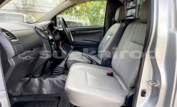 Buy Used Isuzu D–MAX Silver Car in Bangkok in Bangkok Buy Used Isuzu D–MAX Silver Car in Bangkok in Bangkok
