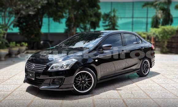 ซื้อ รถมือสอง Suzuki Ciaz สีดำ รถยนต์ ใน %{เมือง} ใน กรุงเทพมหานคร