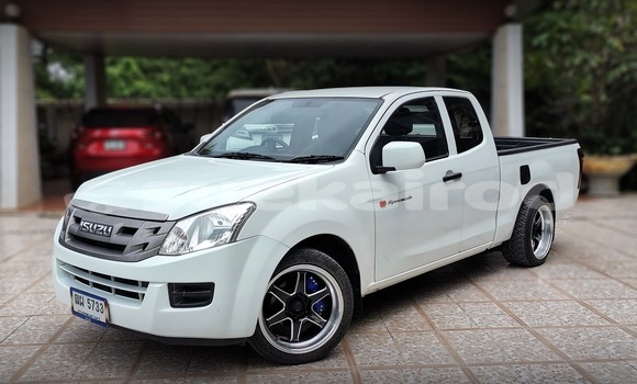 Buy Used Isuzu D-Max White Car in Bangkok in Bangkok