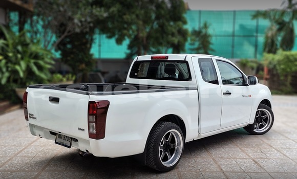 Buy Used Isuzu D-Max White Car in Bangkok in Bangkok Buy Used Isuzu D-Max White Car in Bangkok in Bangkok