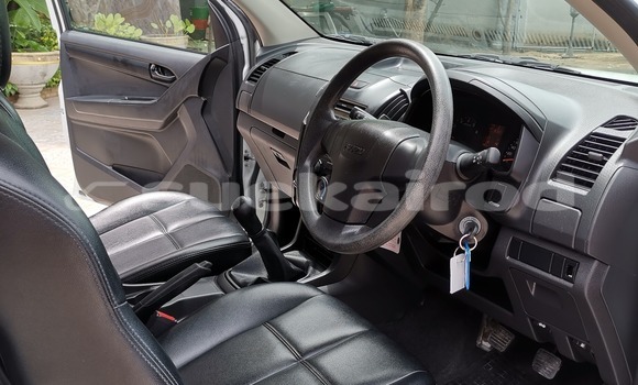 Buy Used Isuzu D-Max White Car in Bangkok in Bangkok Buy Used Isuzu D-Max White Car in Bangkok in Bangkok