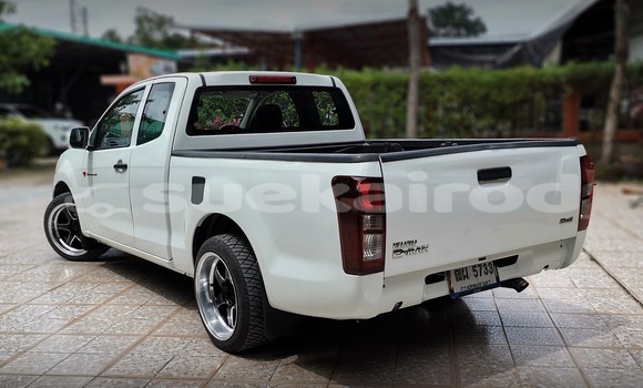 Buy Used Isuzu D-Max White Car in Bangkok in Bangkok Buy Used Isuzu D-Max White Car in Bangkok in Bangkok