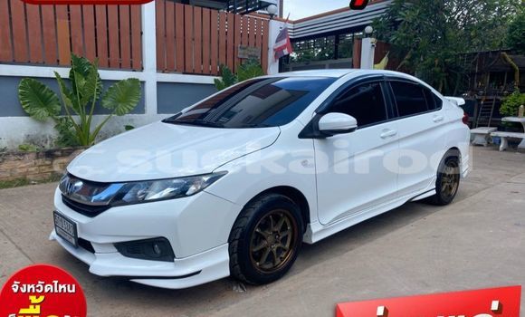 ซื้อ รถมือสอง Honda Civic ขาว รถยนต์ ใน %{เมือง} ใน กรุงเทพมหานคร