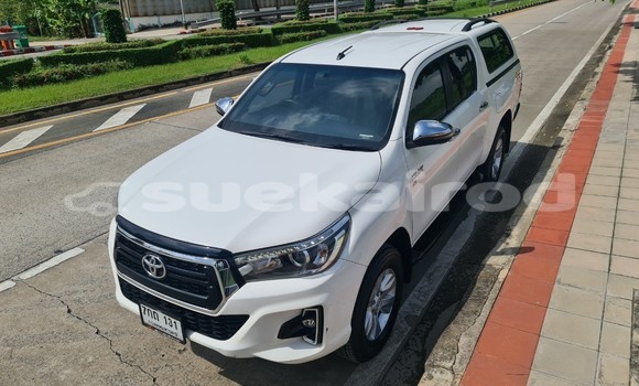 Buy Used Toyota Hiluxe Revo White Car in Bangkok in Bangkok