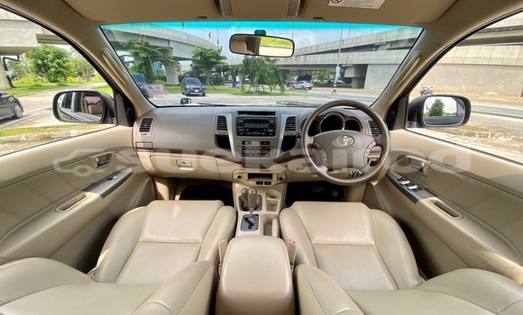 ซื้อ รถมือสอง Toyota Fortuner สีดำ รถยนต์ ใน %{เมือง} ใน กรุงเทพมหานคร ซื้อ รถมือสอง Toyota Fortuner สีดำ รถยนต์ ใน %{เมือง} ใน กรุงเทพมหานคร