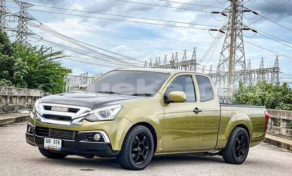 Buy Used Isuzu D-Max Green Car in Samut Sakhon in Samut Sakhon