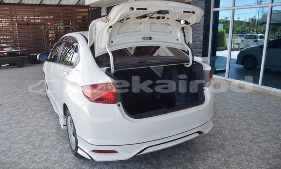 Buy Used Honda City White Car in Yasothon in Yasothon Buy Used Honda City White Car in Yasothon in Yasothon