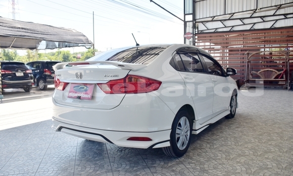 Buy Used Honda City White Car in Yasothon in Yasothon Buy Used Honda City White Car in Yasothon in Yasothon