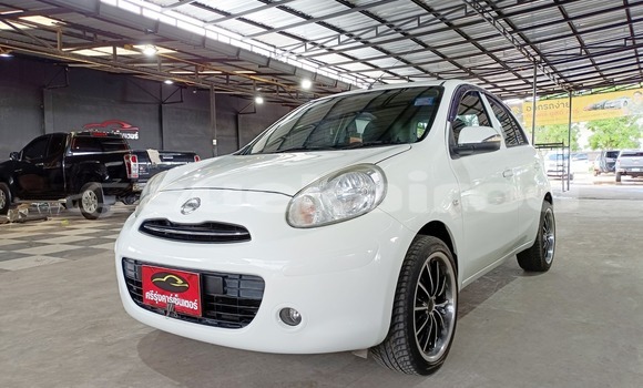 ซื้อ รถมือสอง Nissan March ขาว รถยนต์ ใน %{เมือง} ใน ยโสธร