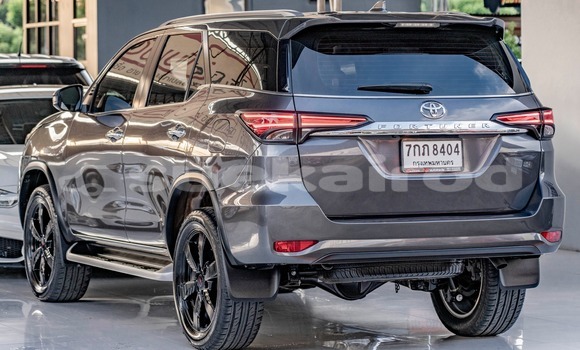 ซื้อ รถมือสอง Toyota Fortuner สีดำ รถยนต์ ใน %{เมือง} ใน กรุงเทพมหานคร ซื้อ รถมือสอง Toyota Fortuner สีดำ รถยนต์ ใน %{เมือง} ใน กรุงเทพมหานคร