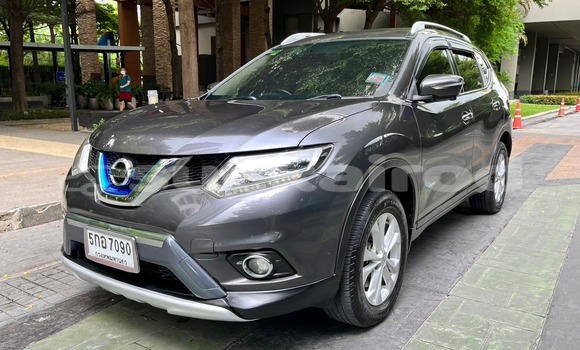 ซื้อ รถมือสอง Nissan X-Trail อื่น ๆ รถยนต์ ใน %{เมือง} ใน กรุงเทพมหานคร