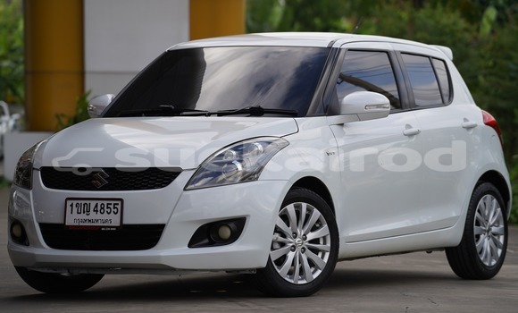 ซื้อ รถมือสอง Suzuki Swift ขาว รถยนต์ ใน %{เมือง} ใน กรุงเทพมหานคร