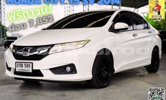 ซื้อ รถมือสอง Honda City ขาว รถยนต์ ใน %{เมือง} ใน กรุงเทพมหานคร