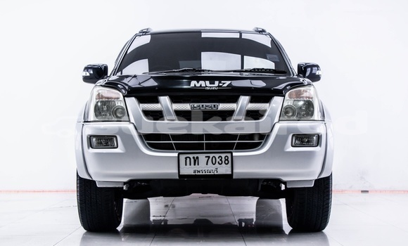 ซื้อ รถมือสอง Isuzu MU-7 สีดำ รถยนต์ ใน %{เมือง} ใน กรุงเทพมหานคร ซื้อ รถมือสอง Isuzu MU-7 สีดำ รถยนต์ ใน %{เมือง} ใน กรุงเทพมหานคร