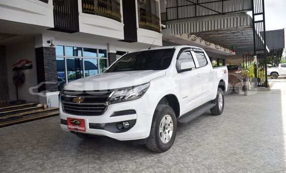 ซื้อ รถมือสอง Chevrolet Colorado ขาว รถยนต์ ใน %{เมือง} ใน ยโสธร