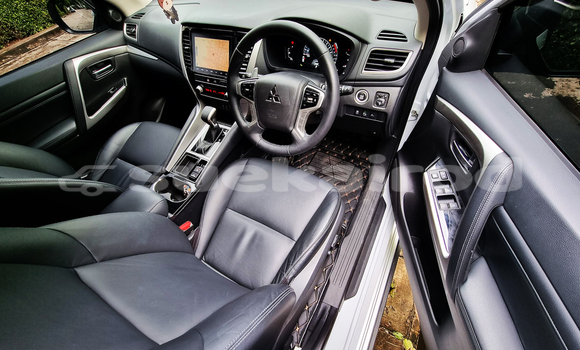 ซื้อ รถมือสอง Mitsubishi Pajero ขาว รถยนต์ ใน %{เมือง} ใน กรุงเทพมหานคร ซื้อ รถมือสอง Mitsubishi Pajero ขาว รถยนต์ ใน %{เมือง} ใน กรุงเทพมหานคร