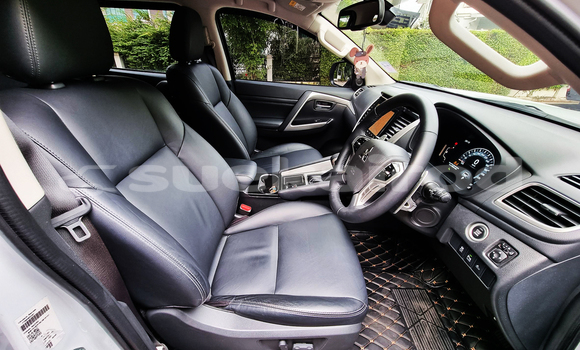 ซื้อ รถมือสอง Mitsubishi Pajero ขาว รถยนต์ ใน %{เมือง} ใน กรุงเทพมหานคร ซื้อ รถมือสอง Mitsubishi Pajero ขาว รถยนต์ ใน %{เมือง} ใน กรุงเทพมหานคร