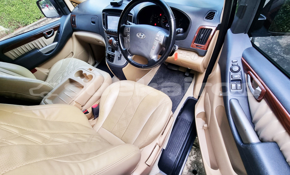 ซื้อ รถมือสอง Hyundai Grand Starex สีดำ รถยนต์ ใน %{เมือง} ใน กรุงเทพมหานคร ซื้อ รถมือสอง Hyundai Grand Starex สีดำ รถยนต์ ใน %{เมือง} ใน กรุงเทพมหานคร