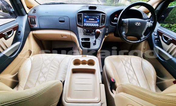 ซื้อ รถมือสอง Hyundai Grand Starex สีดำ รถยนต์ ใน %{เมือง} ใน กรุงเทพมหานคร ซื้อ รถมือสอง Hyundai Grand Starex สีดำ รถยนต์ ใน %{เมือง} ใน กรุงเทพมหานคร