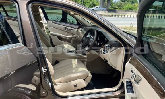Buy Used Mercedes-Benz E-Classe Brown Car in Bangkok in Bangkok Buy Used Mercedes-Benz E-Classe Brown Car in Bangkok in Bangkok