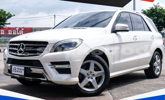 Buy Used Mercedes-Benz M-klasse White Car in Bangkok in Bangkok