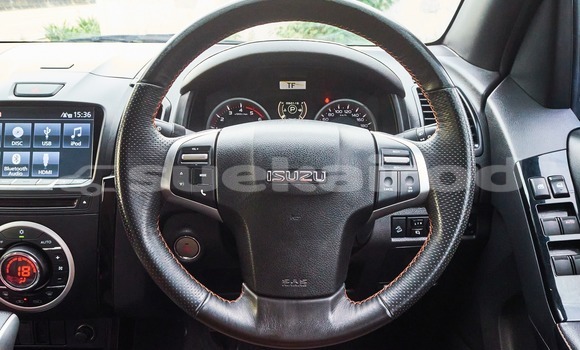Buy Used Isuzu D-Max White Car in Bangkok in Bangkok Buy Used Isuzu D-Max White Car in Bangkok in Bangkok