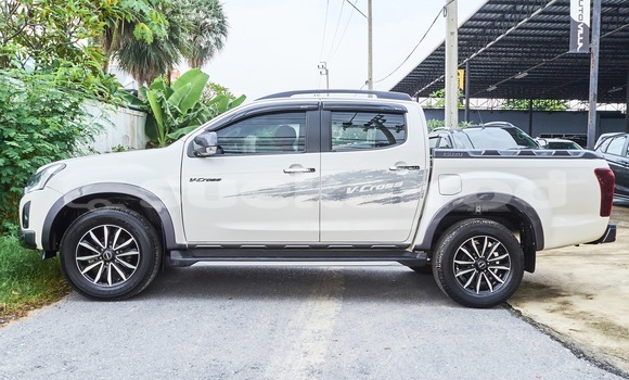 Buy Used Isuzu D-Max White Car in Bangkok in Bangkok Buy Used Isuzu D-Max White Car in Bangkok in Bangkok