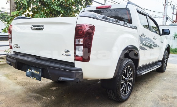 Buy Used Isuzu D-Max White Car in Bangkok in Bangkok Buy Used Isuzu D-Max White Car in Bangkok in Bangkok