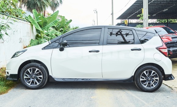 Buy Used Nissan Note White Car in Bangkok in Bangkok Buy Used Nissan Note White Car in Bangkok in Bangkok