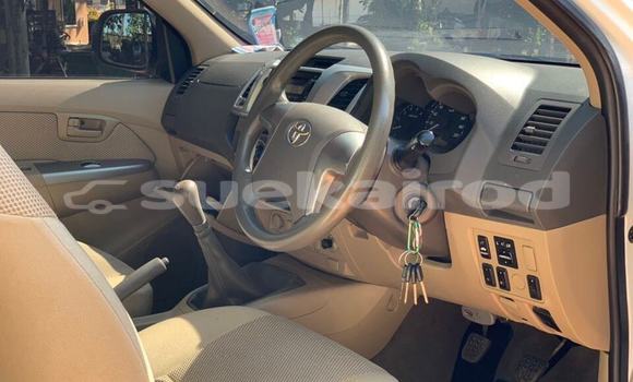 ซื้อ รถมือสอง Toyota Hiluxe VIGO ขาว รถยนต์ ใน %{เมือง} ใน กรุงเทพมหานคร ซื้อ รถมือสอง Toyota Hiluxe VIGO ขาว รถยนต์ ใน %{เมือง} ใน กรุงเทพมหานคร